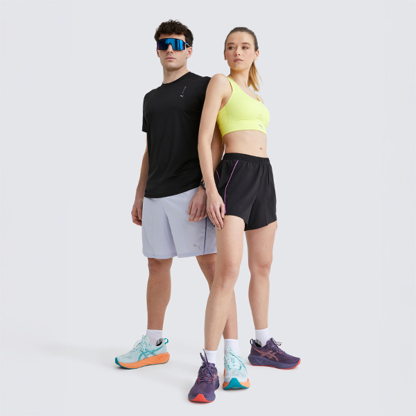 Ragazzo e ragazza vestiti sportivi running training