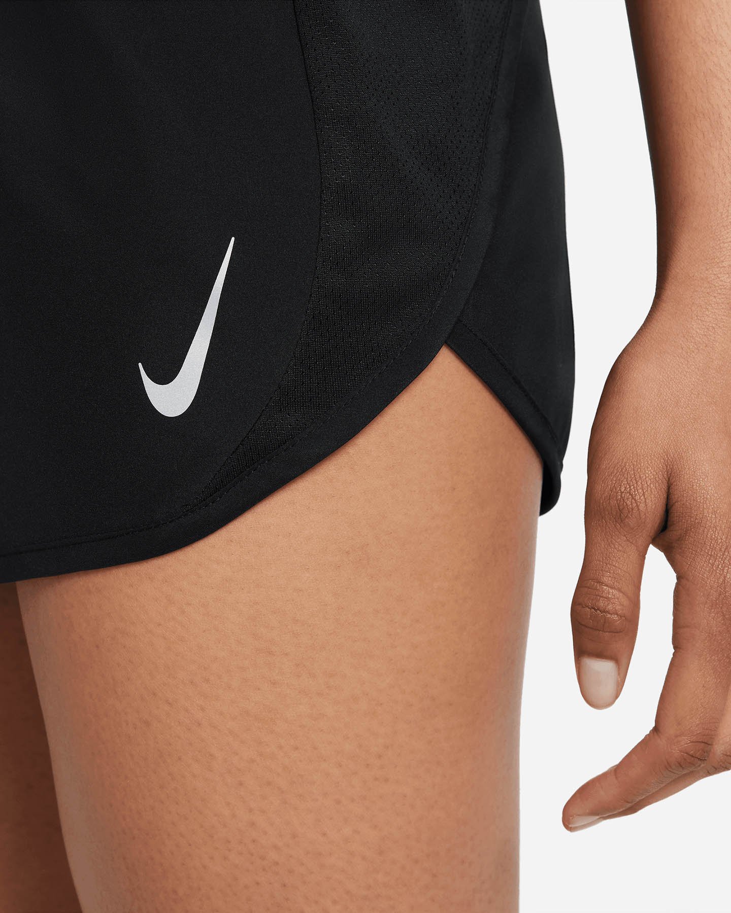 Short running NIKE DRI FIT TEMPO RACE W - 4 | Cisalfa Sport