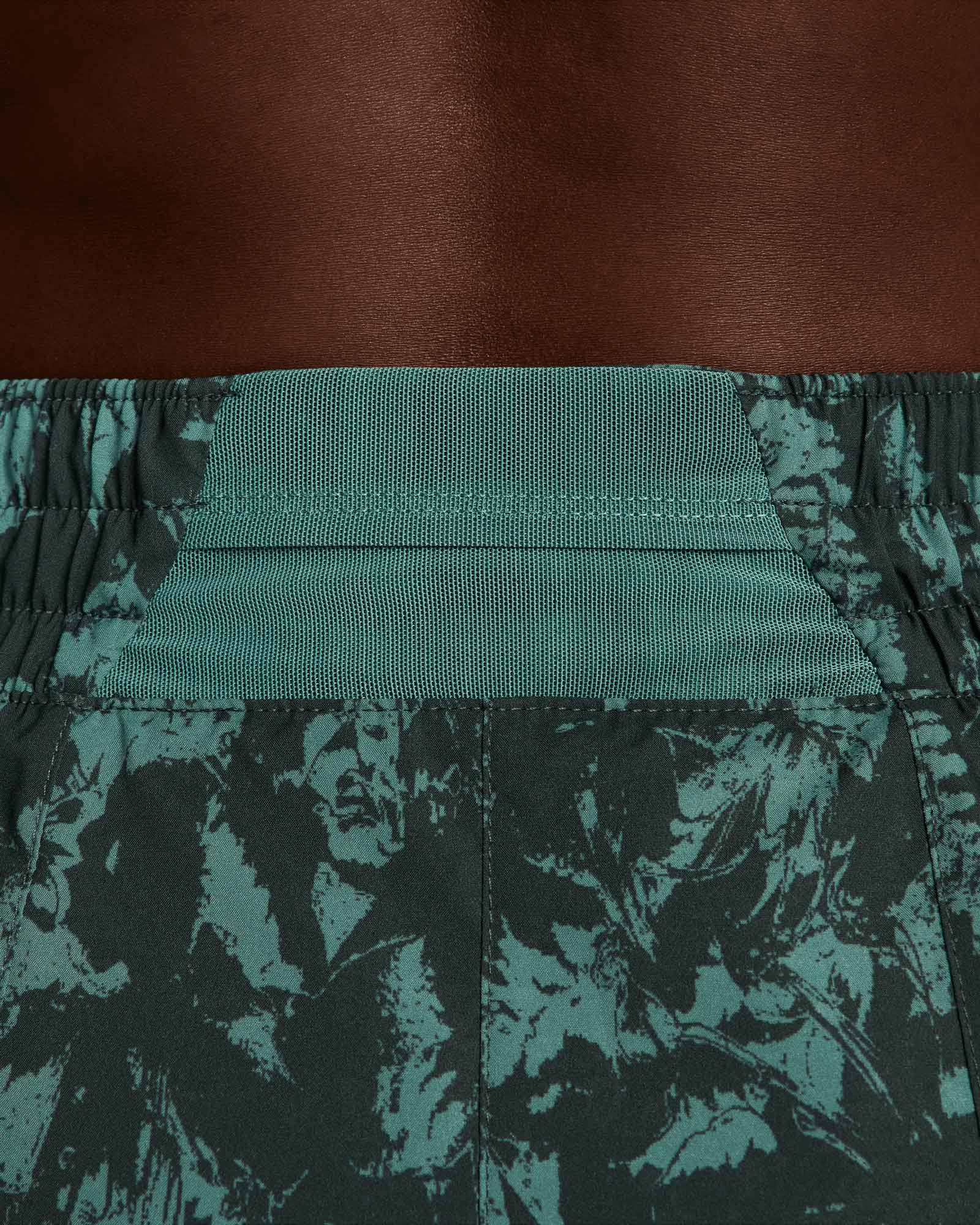 Short training NIKE ALL OVER PRINTED 3IN W - Verde - 4 | Cisalfa Sport
