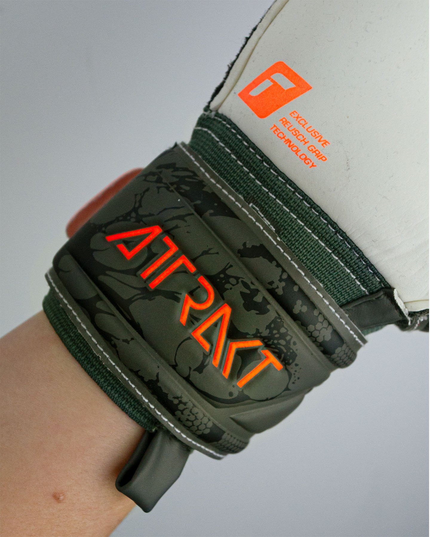 Guanti portiere REUSCH ATTRAKT FINGER SUPPORT M - 5 | Cisalfa Sport