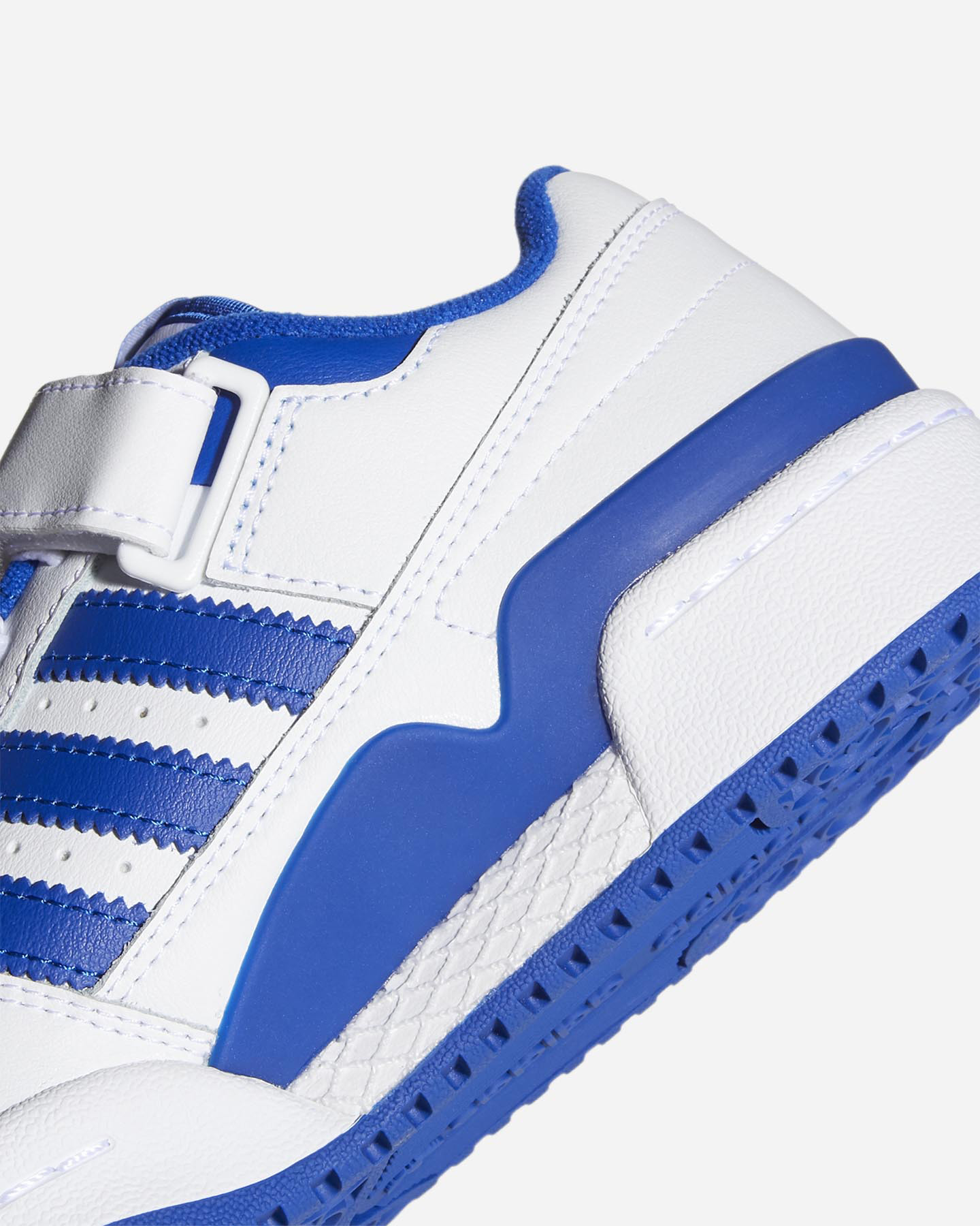 Scarpe sneakers ADIDAS FORUM LOW GS JR - Bianco - 5 | Cisalfa Sport