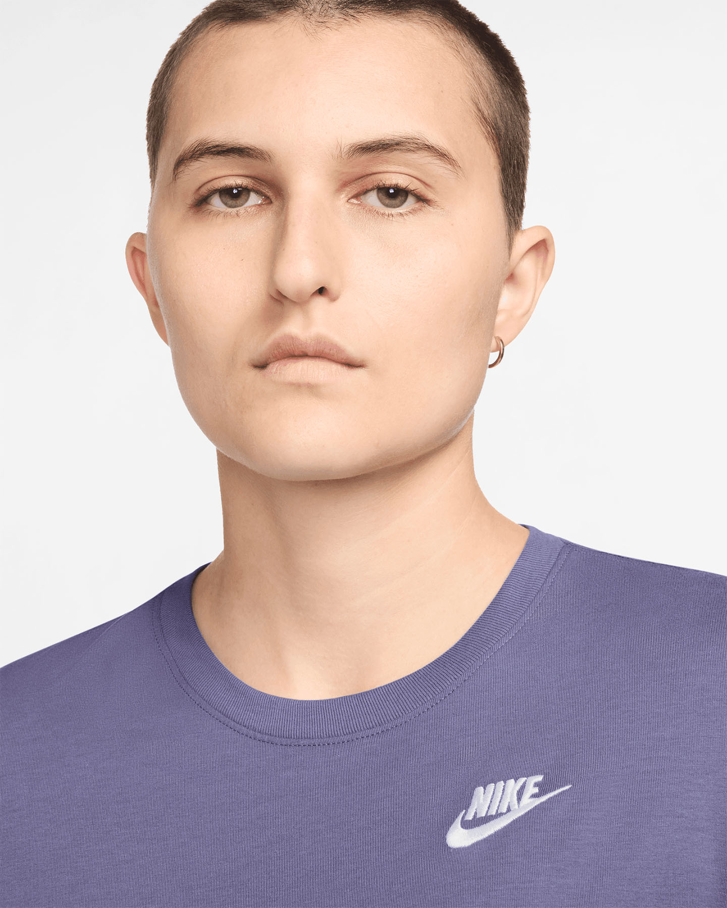 T-shirt NIKE ESSENTIALS SMALL LOGO W - Viola - 2 | Cisalfa Sport