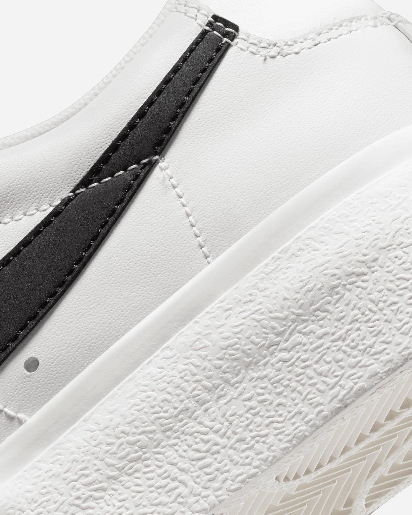 Scarpe nike blazer prezzo basso online