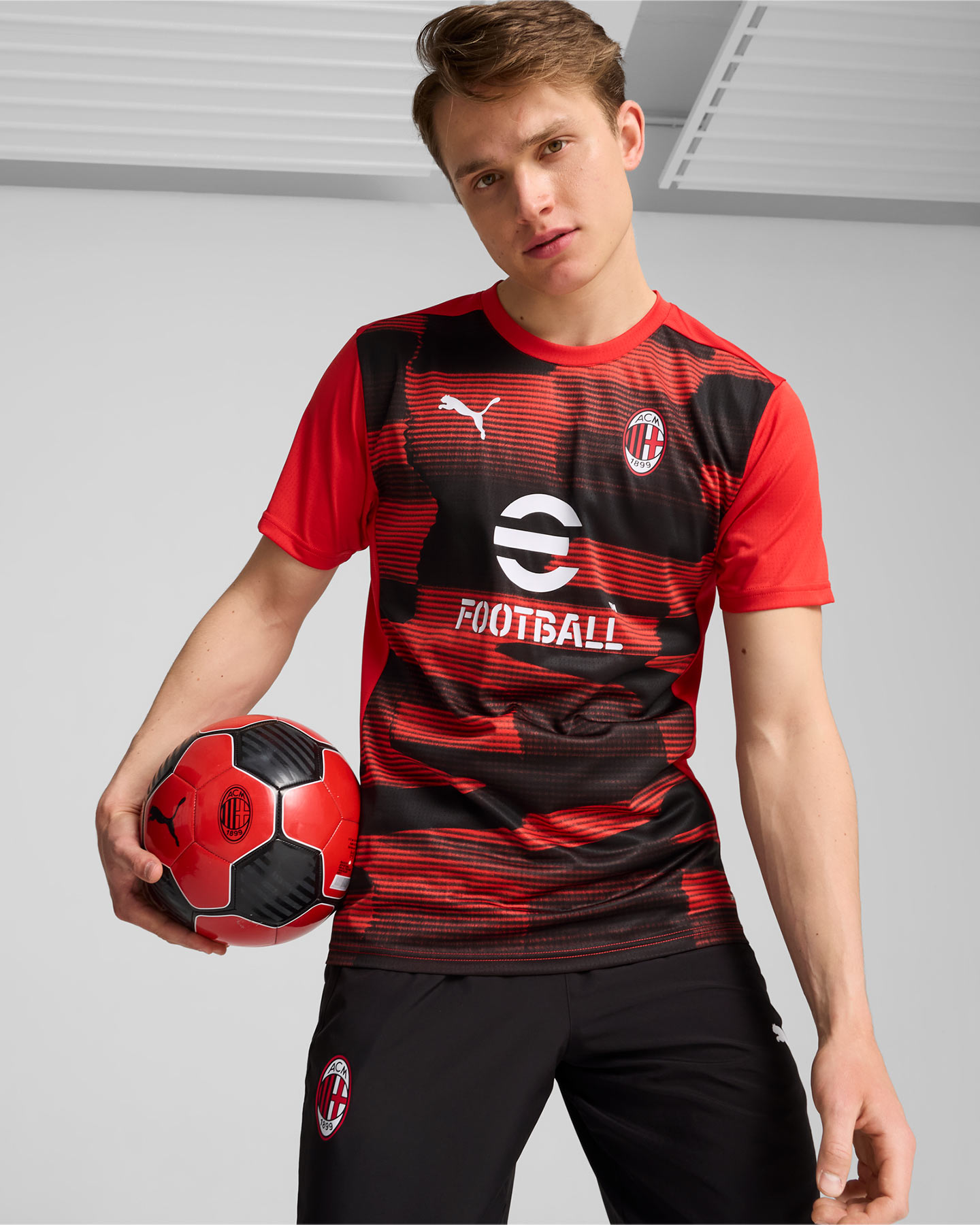 Maglia calcio ufficiale PUMA MILAN PREMATCH SS HOME 24-25 M - 2 | Cisalfa Sport