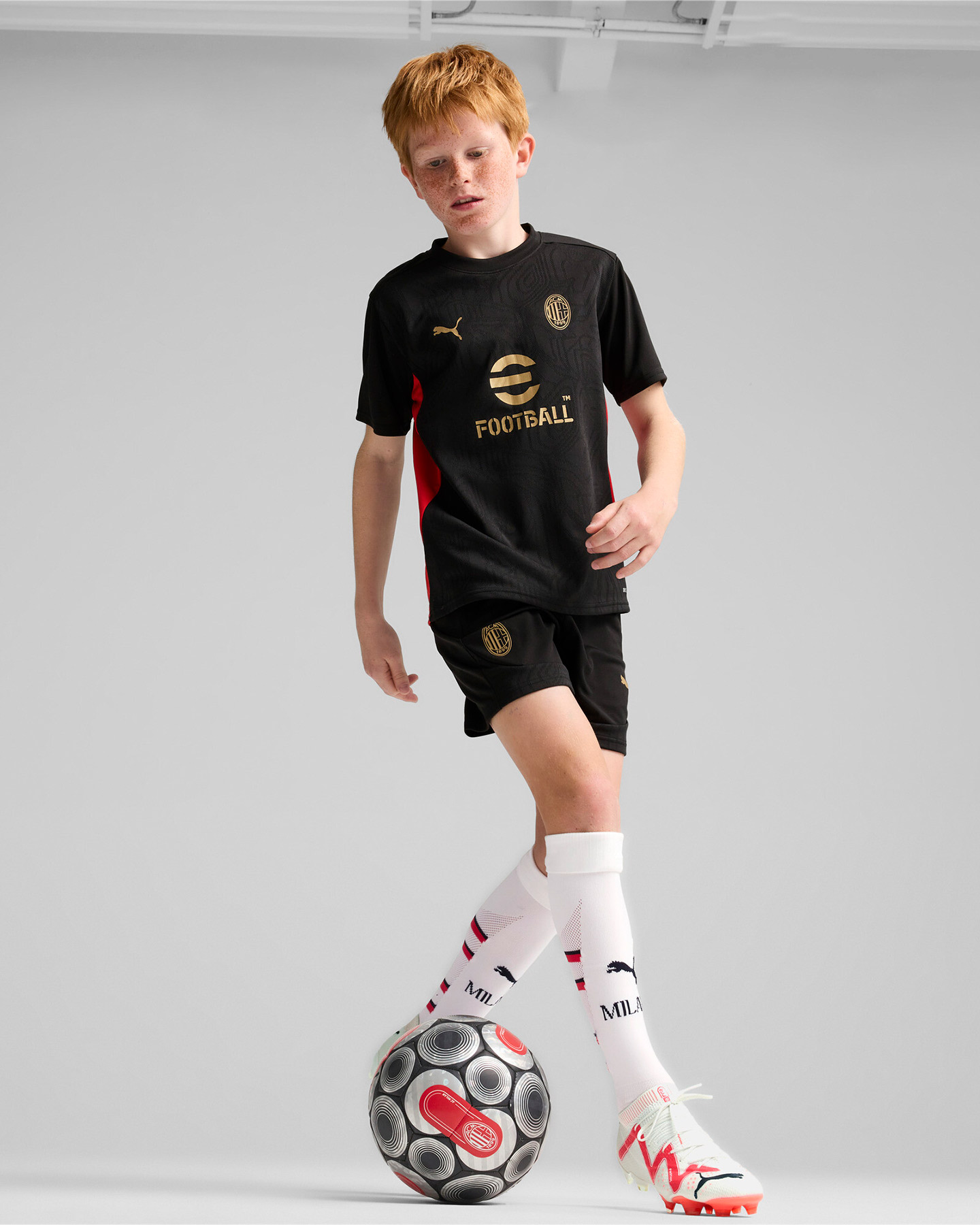 Abbigliamento calcio ufficiale PUMA MILAN TRAINING 24-25 JR - Nero - 3 | Cisalfa Sport